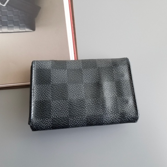 LV Graphite Key Holder (Louis Vuitton) - Picture 3 of 11
